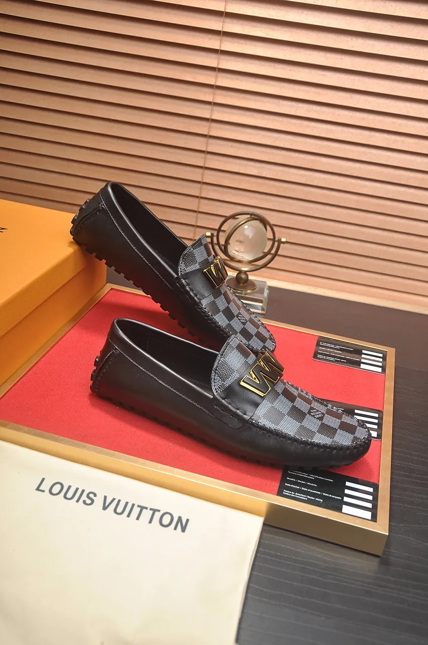 Men's men's shoes 💰420💶 [LV Doudou shoes] (water-dyed cowhide lining) new model is on the market, available on the official website. The new Doudou shoes are processed into single-color materials, and the uppers are made of imported horsehide leather. The body of the shoe is fully hemmed with mark thread, and is lined with imported original cowhide leather. The elegant shoe shape is super suitable for all-matching, and the size is 38-44.